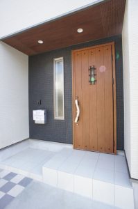 船橋市八木が谷２丁目の新築一戸建住宅玄関