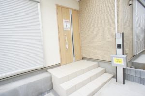 東武野田線馬込沢駅利用の新築一戸建て玄関